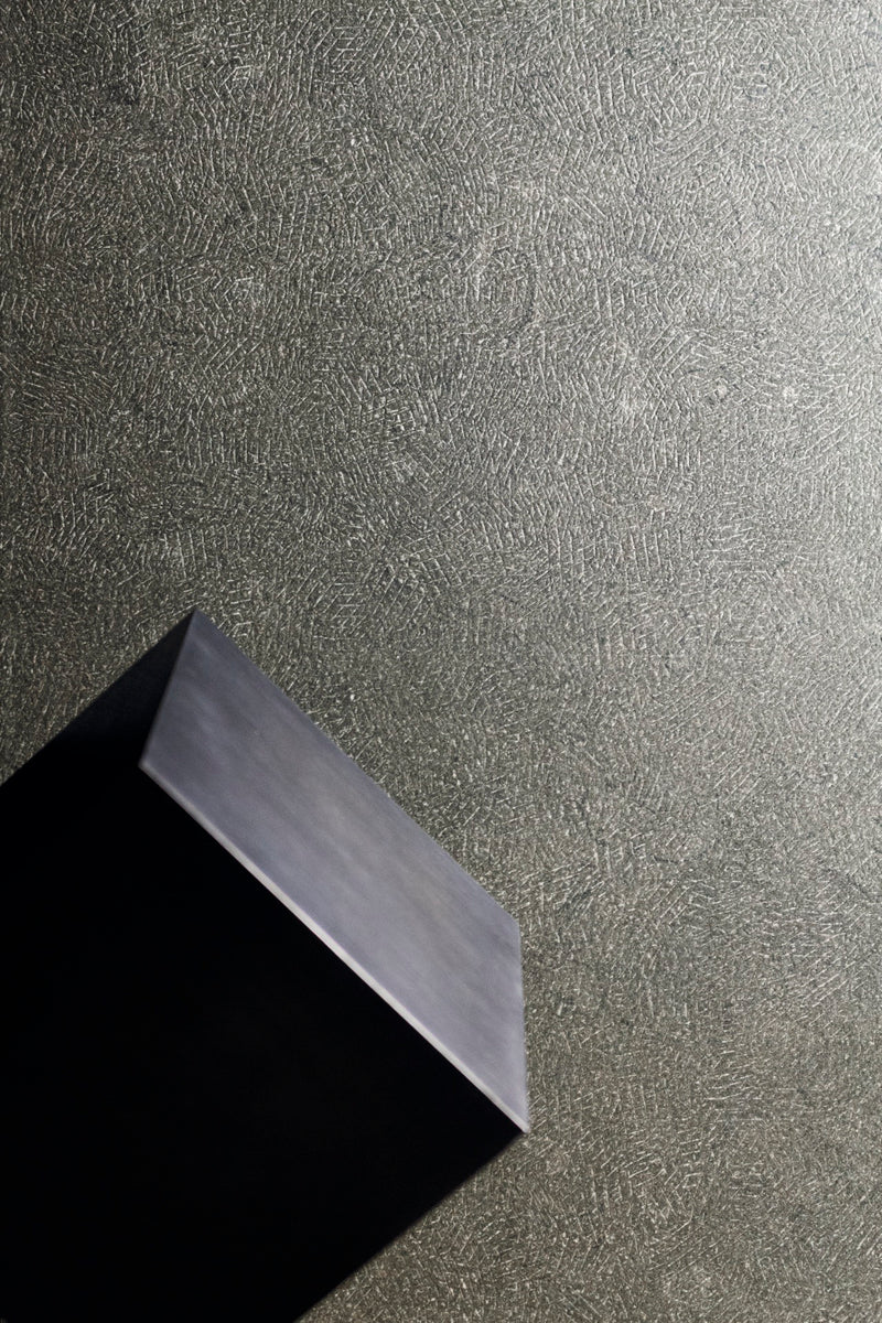 Chiaroscuro Stone with Bold Character
