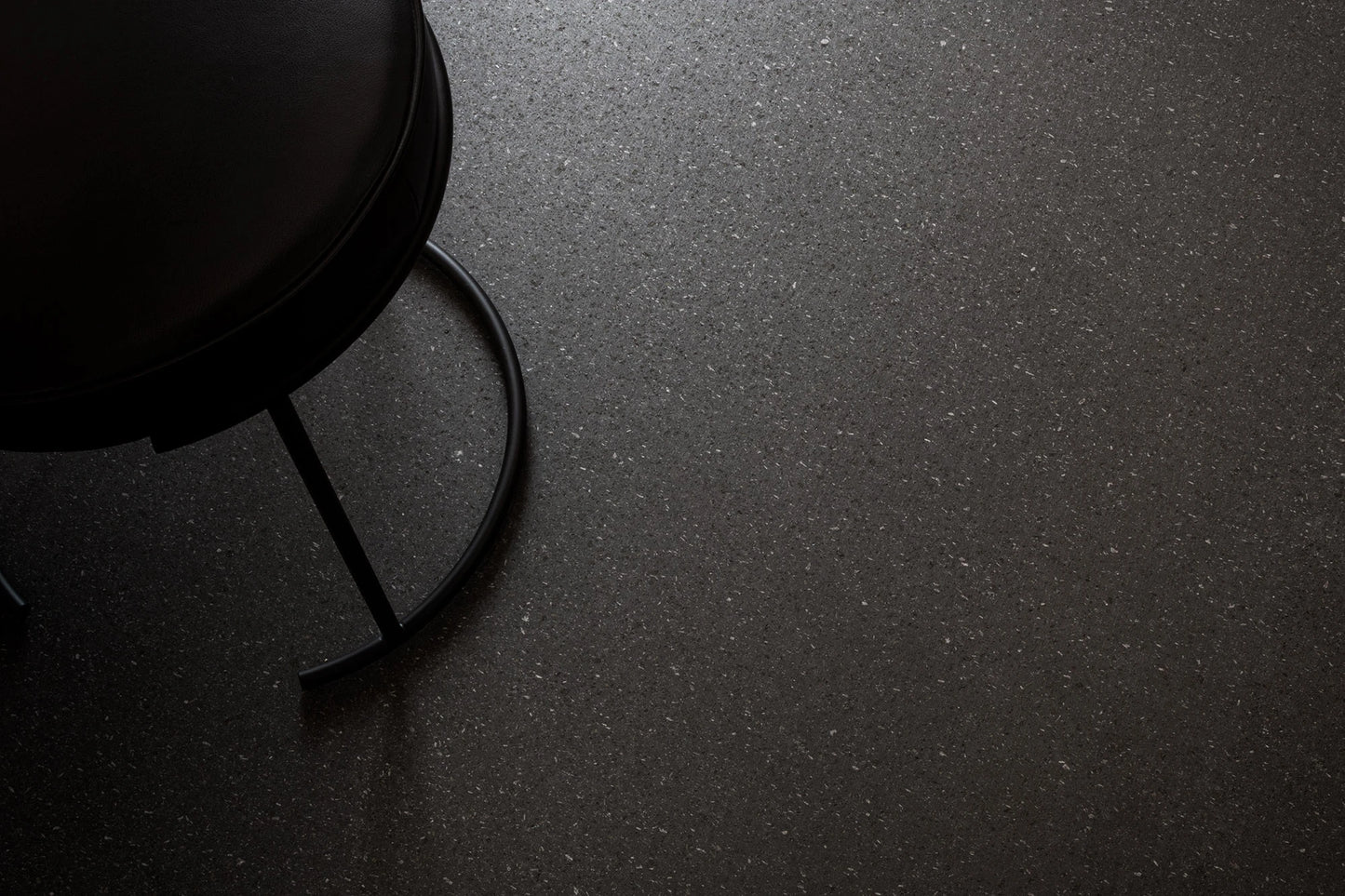 LYRA TECH BLACK SOFT TEXTURE 45*90